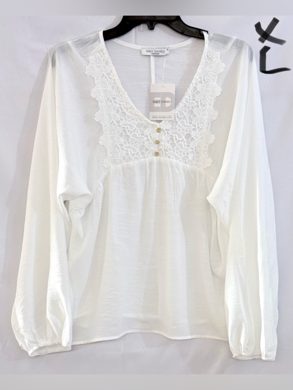 Emily Daniels White Lace V-Neck Long Sleeve Blouse